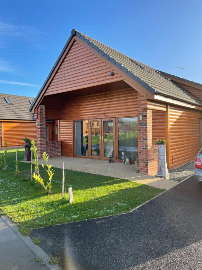 31 Cherry East Riding Of Yorkshire Hot Tub & Fishing Garton Exteriör bild