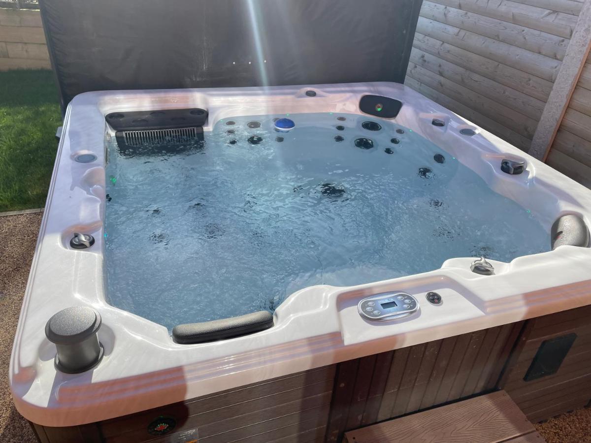 31 Cherry East Riding Of Yorkshire Hot Tub & Fishing Garton Exteriör bild